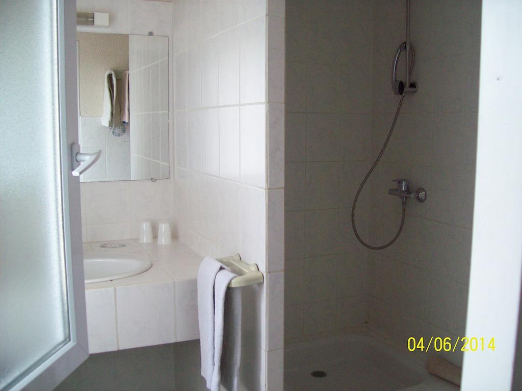 Le Relais Des Blaches Hotel Pierrelatte Szoba fotó