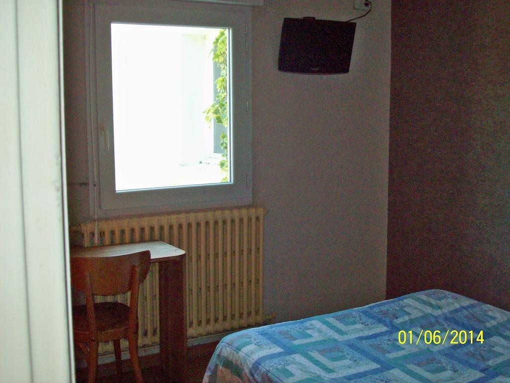 Le Relais Des Blaches Hotel Pierrelatte Szoba fotó
