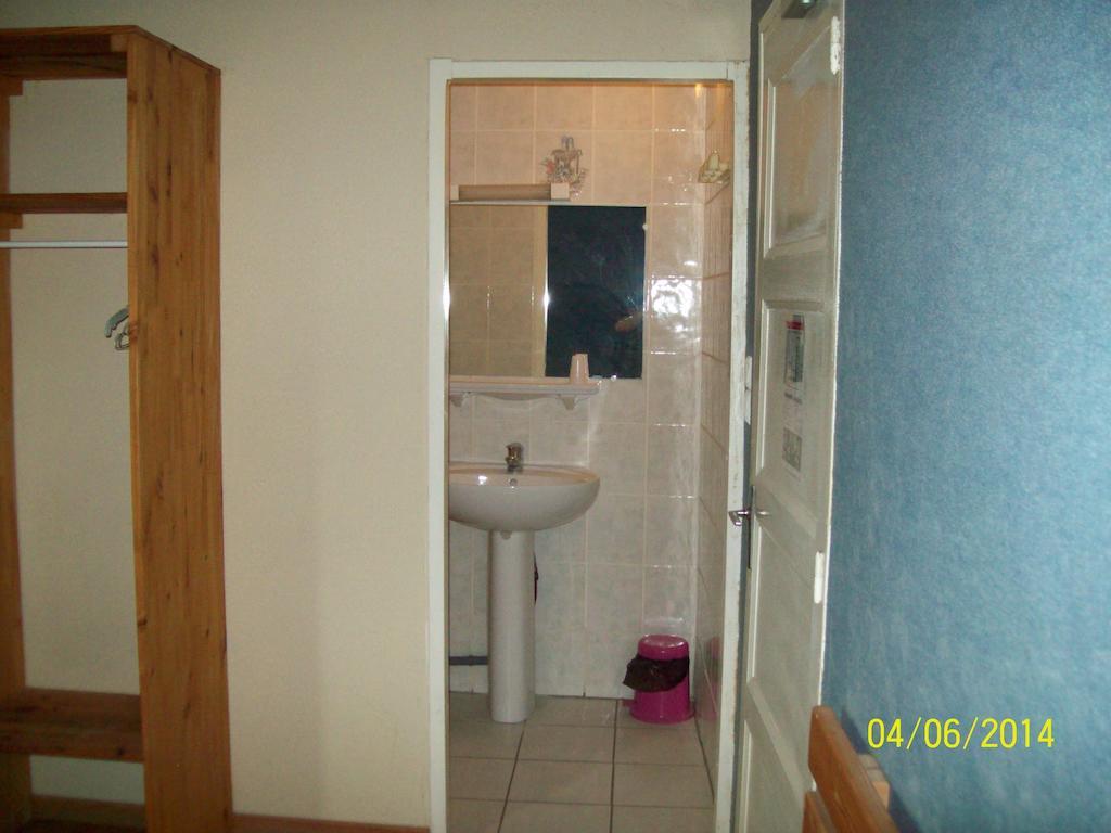 Le Relais Des Blaches Hotel Pierrelatte Szoba fotó