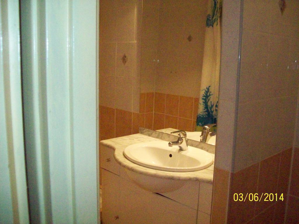 Le Relais Des Blaches Hotel Pierrelatte Szoba fotó